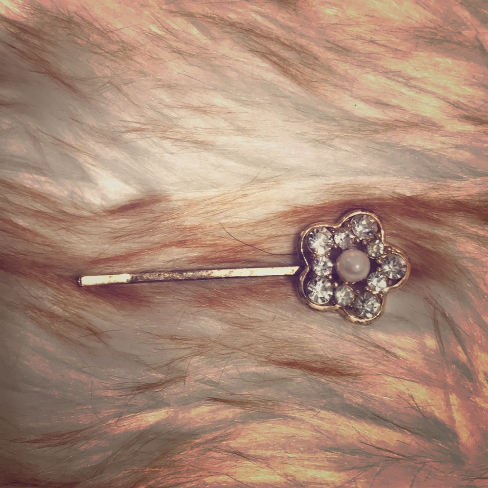 Daisy Angel hair clip